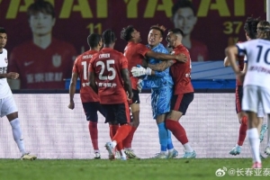 永利官网-吴亚轲右腿膝关节外侧半月板损伤，需要3-5个月的康复时间