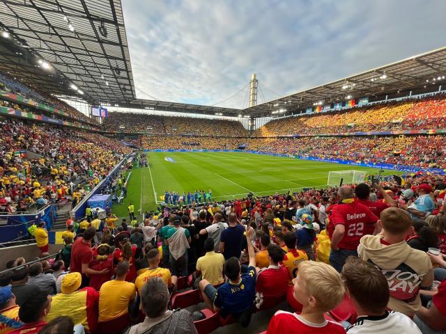 永利官网-【现场】开往墓地的神秘列车和荡气回肠的纯粹足球