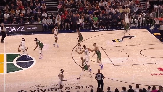 大洛归来带回雄鹿ID 卫冕冠军开启冲刺模式